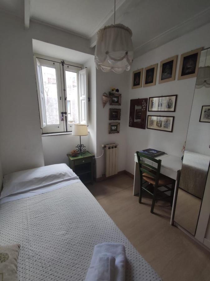 I Vespri Bed & Breakfast Catania Bagian luar foto