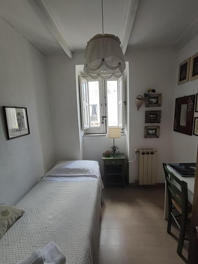I Vespri Bed & Breakfast Catania Bagian luar foto